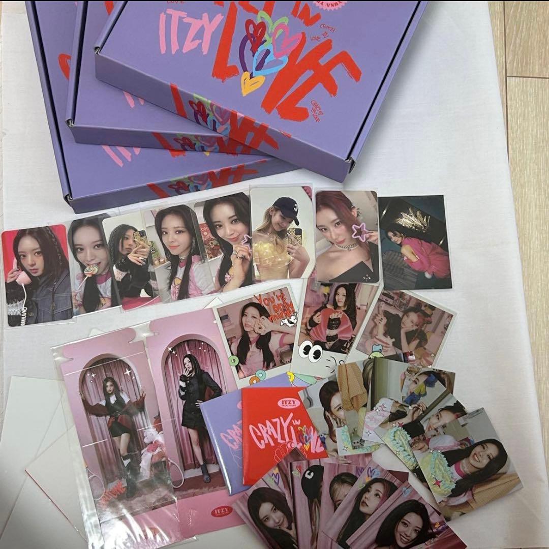 ITZY アルバム＋トレカ＋付属品＋缶バッジ＋キーホルダー＋うちわ まとめ売り