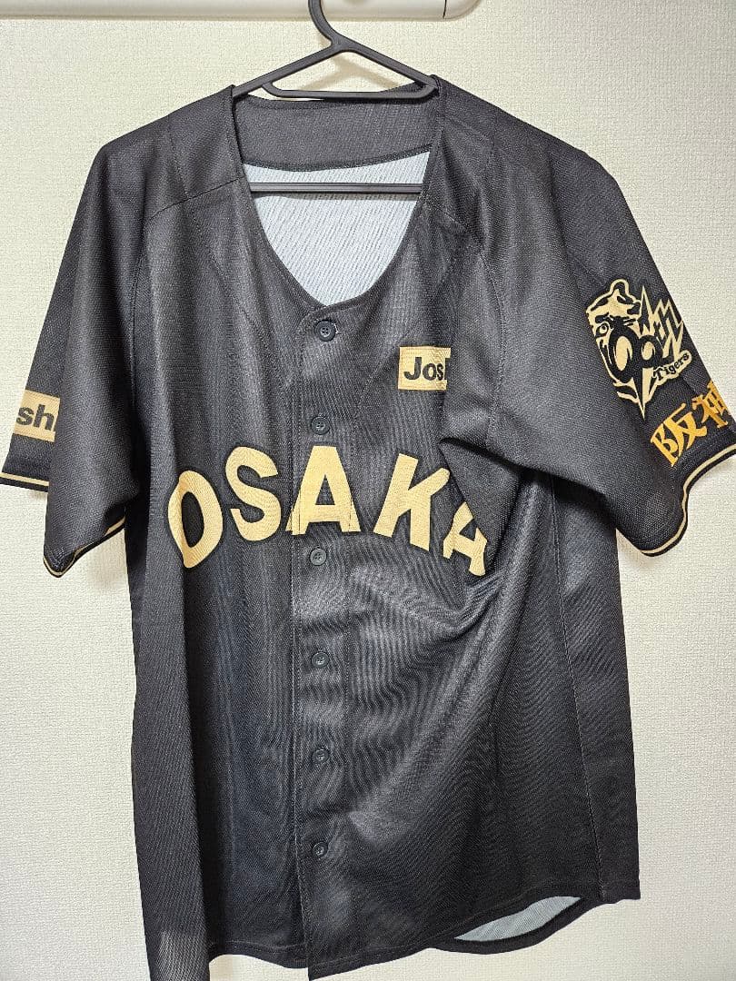 OSAKAタイガース ユニフォーム 黒 半袖　阪神タイガース　フリーサイズ