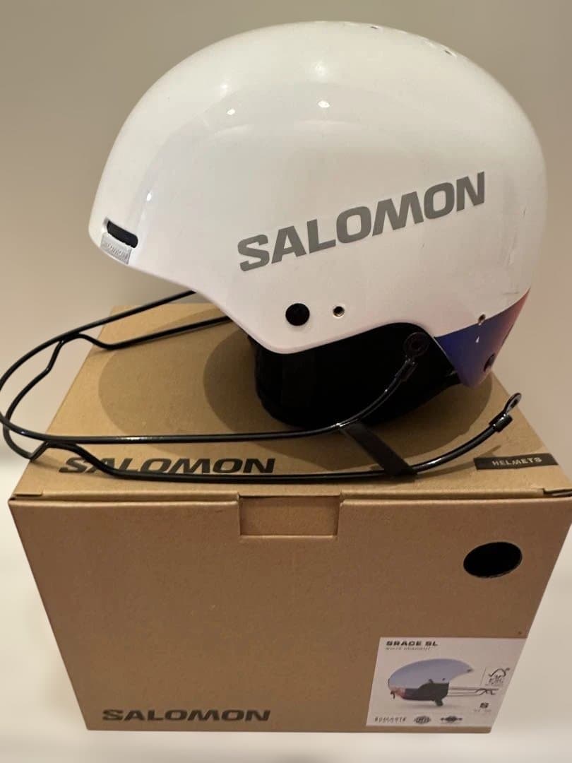 SALOMON スラローム用ヘルメット