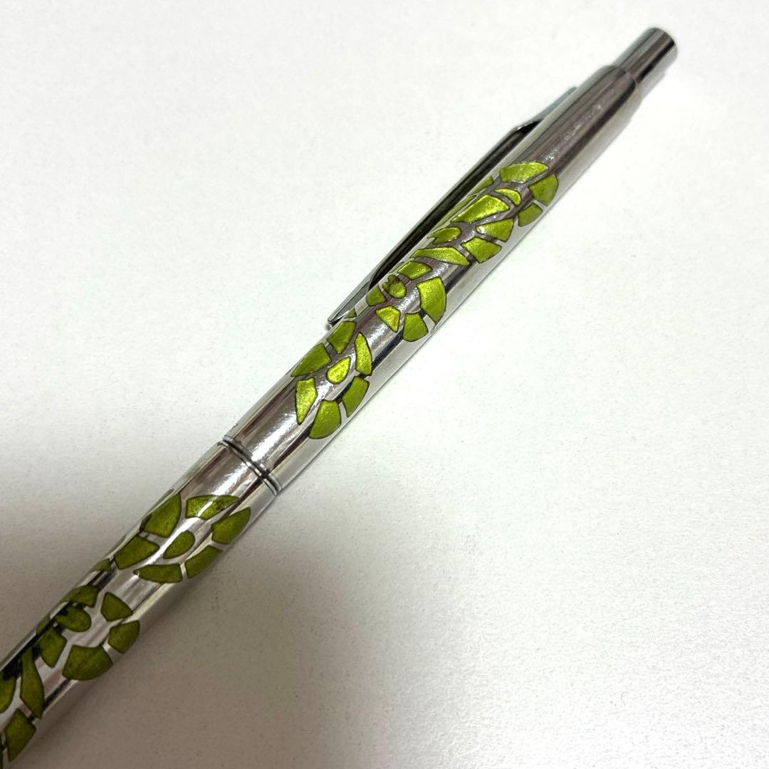 葉模様の金属製ボールペン　激レア　文具　文房具　筆記具