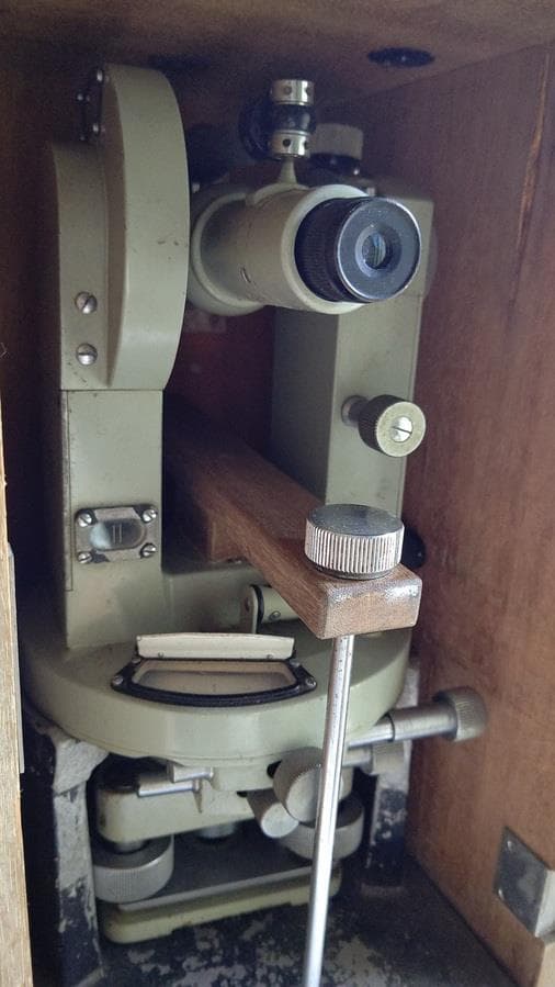 昭和３８年製　測量機