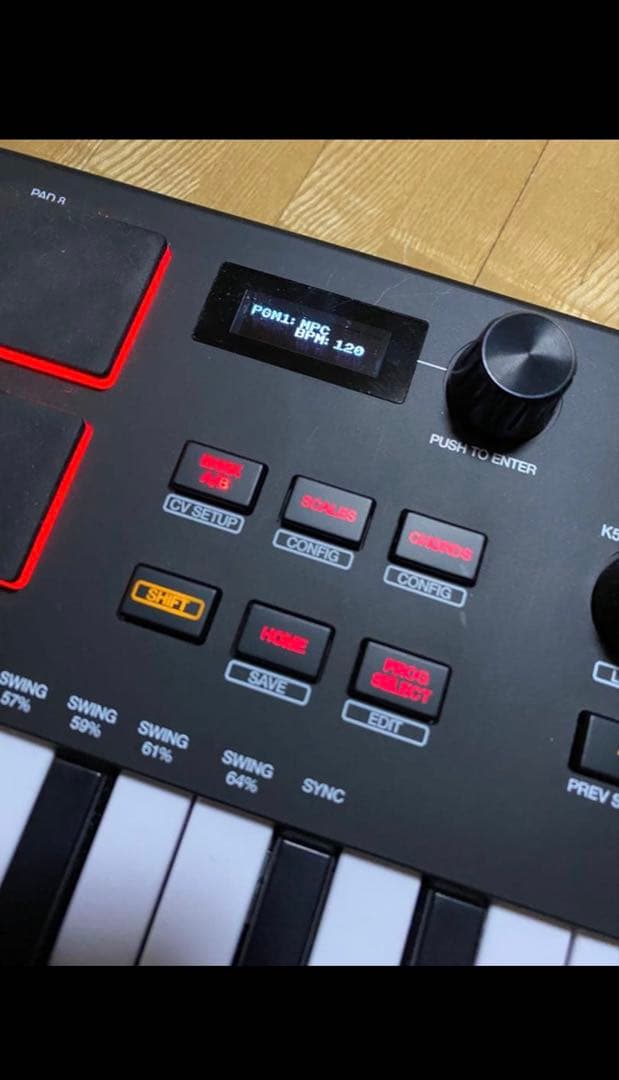 AKAI MPK mini plus 本体
