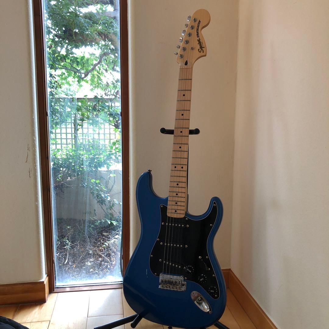 Squier by Fender Stratocaster メタリックブルー