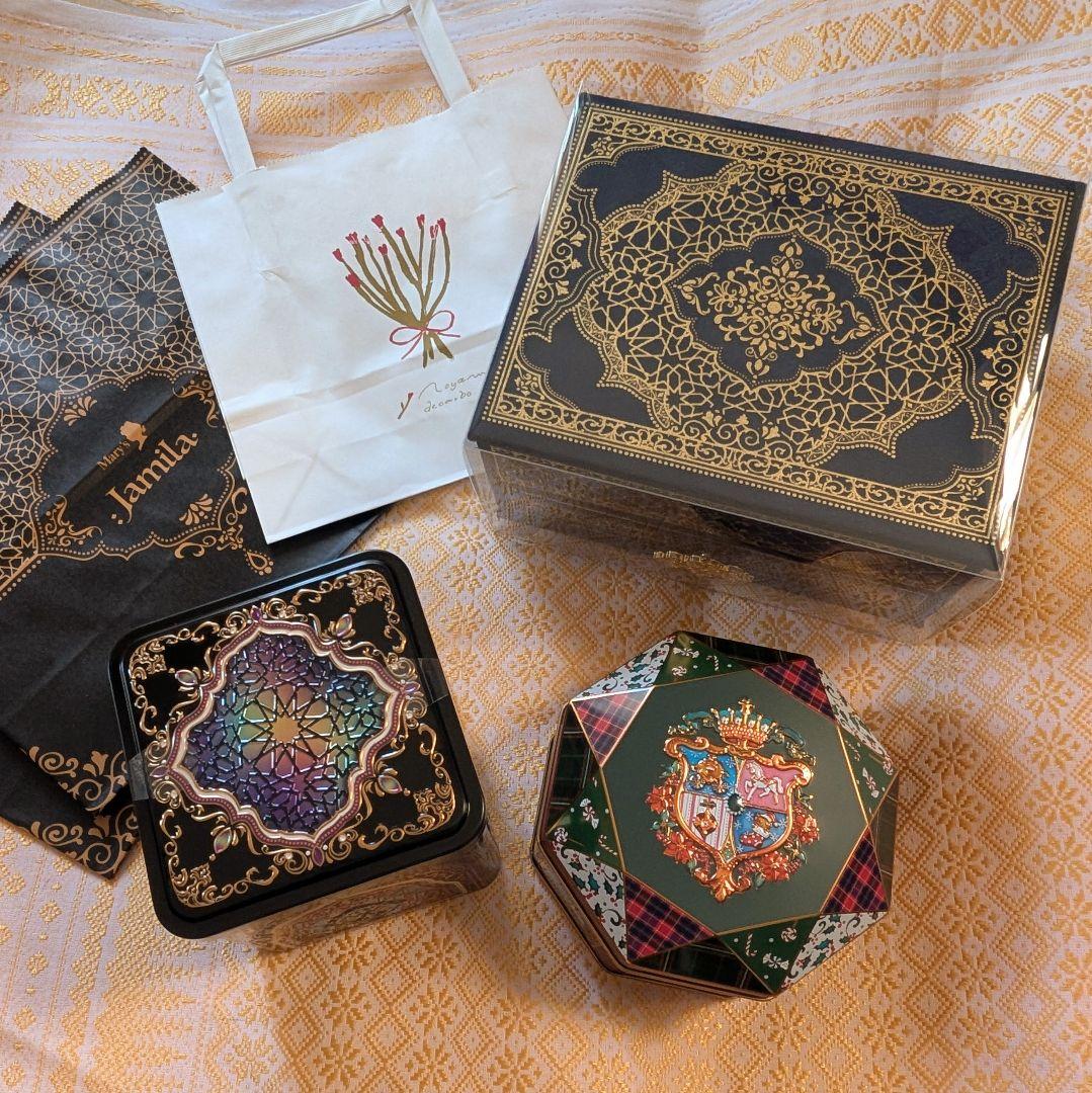 ジャミーラ　ナビール(高貴)＆ダウイ(灯)　青山デカーボ　クリスマスエンブレム缶