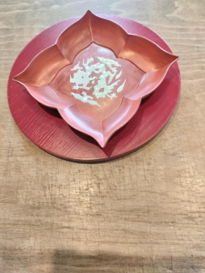 有田福泉赤絵マット花びら型盛鉢19,5cm