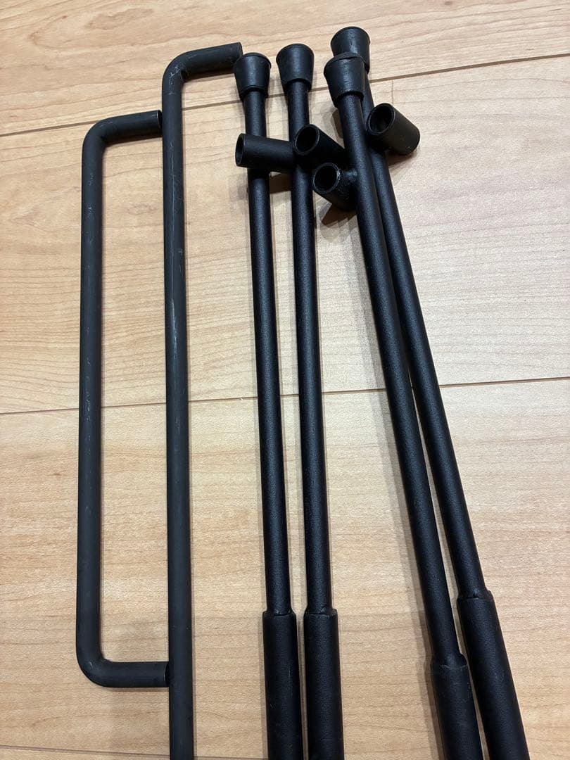 葉月　BLACK DESIGN　プレート　２枚付き（ツリー柄）　アイアンラック