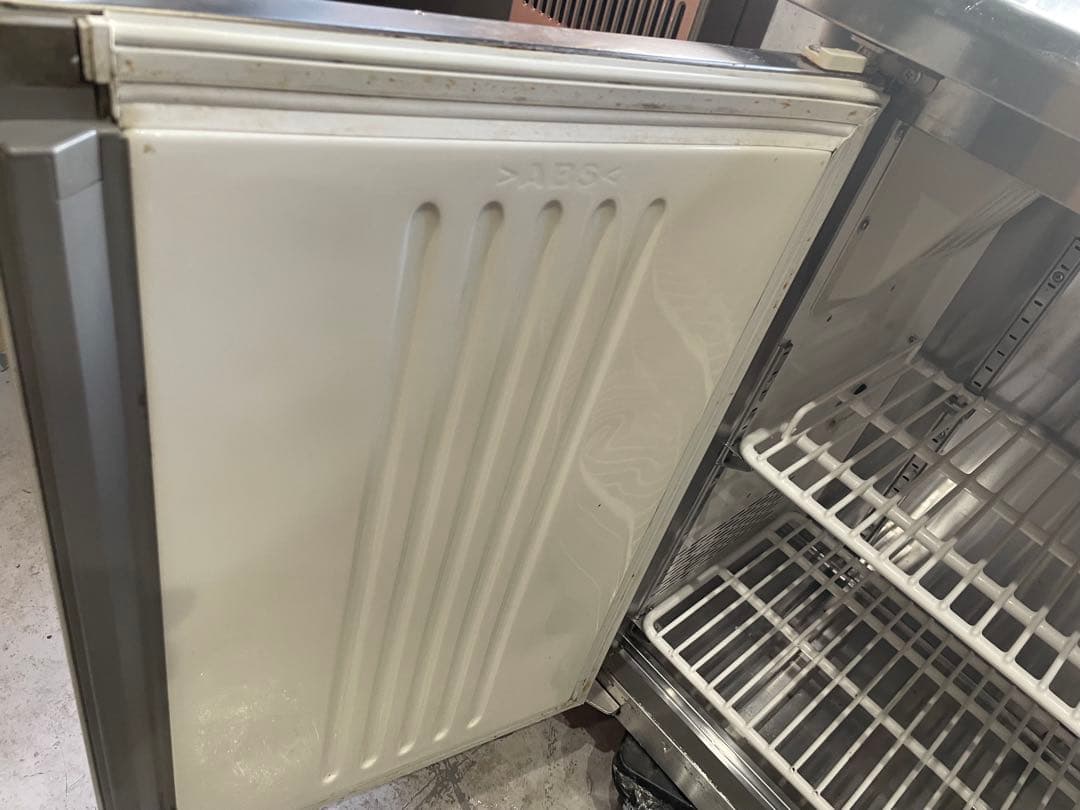 最終締切！福島テーブル型冷蔵庫 庫内広くてステンレス 仕様で良く冷えます！