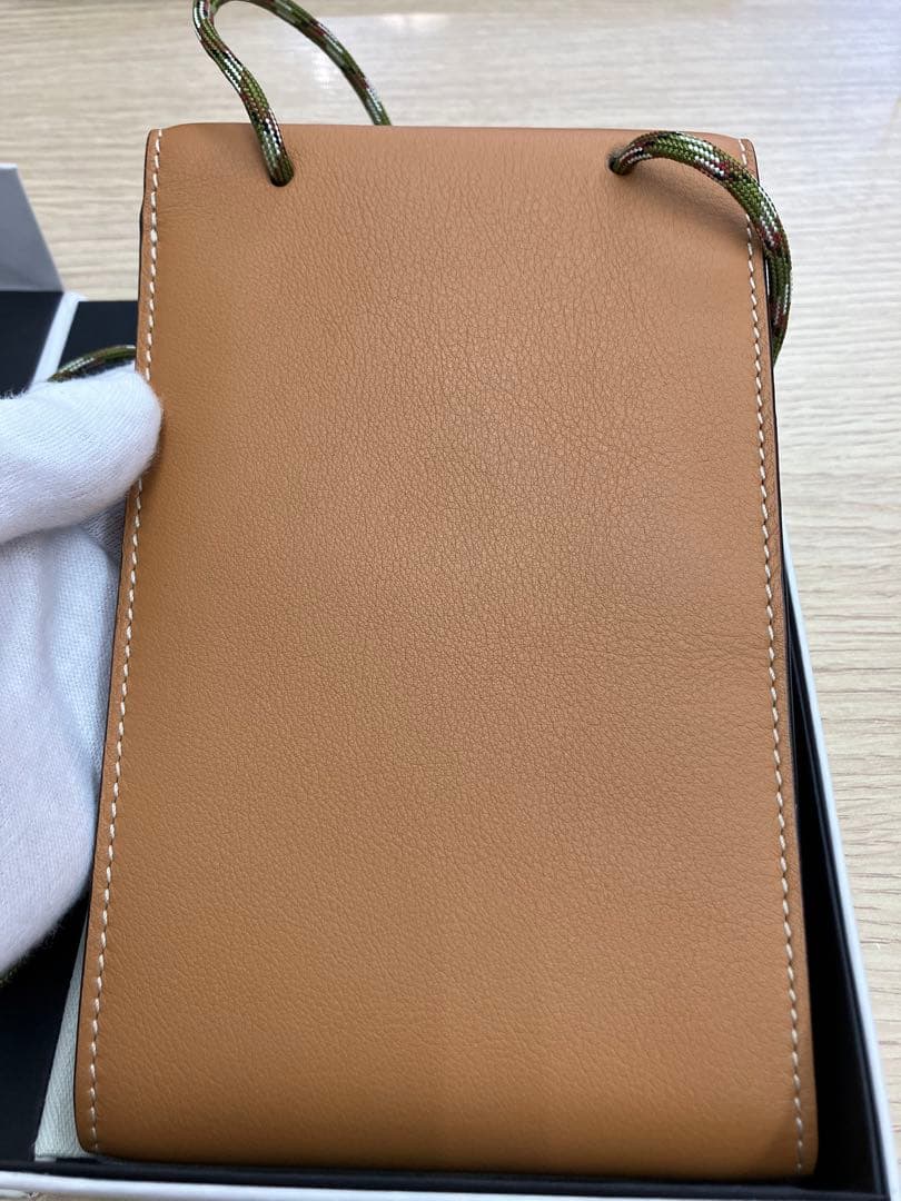 超美品　LOEWE　ネックポケット ベージュ （ロエベ）【タイムSL】