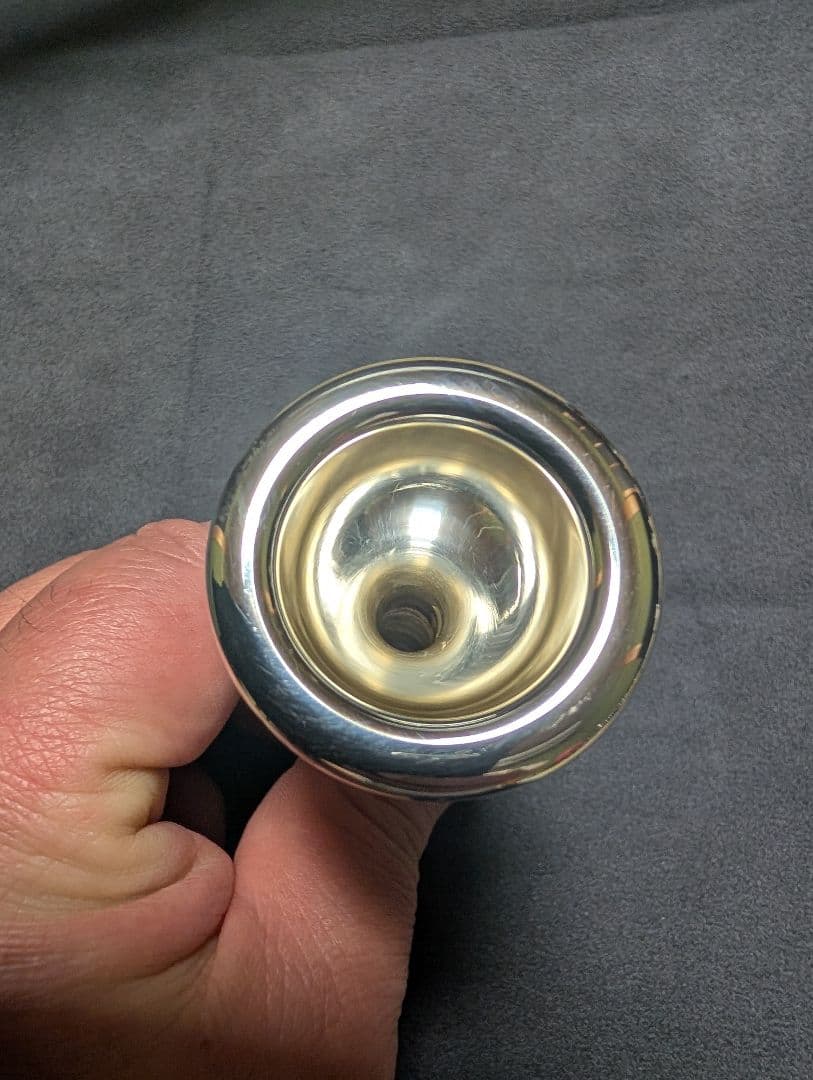 ラスキー　Lesley Alessi 67SY