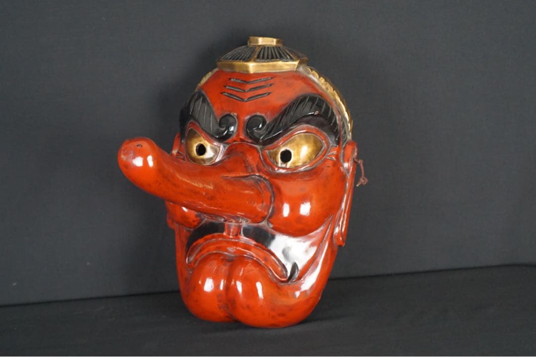 天狗面 木彫一刀彫 時代物 壁掛け 漆塗 縁起物 天狗