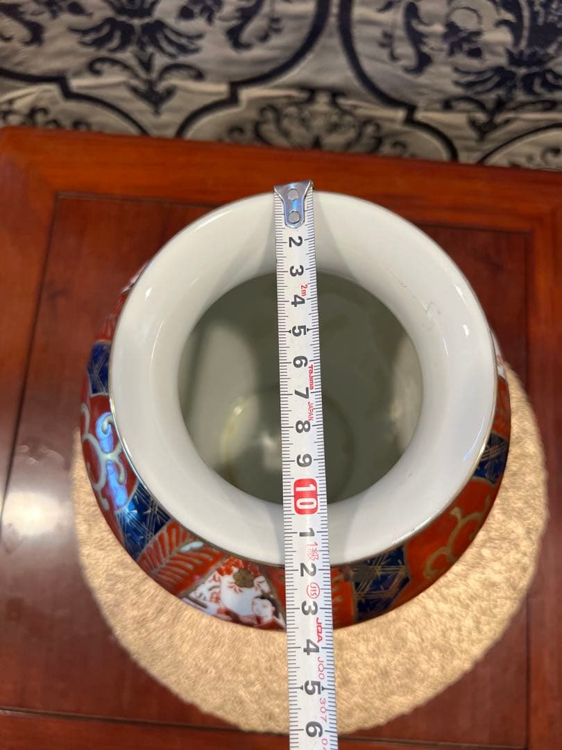 秀峰作 有田焼　花瓶　色絵金彩 美人図 壺 大花瓶 花器Traditional