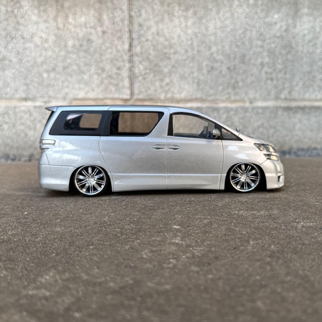 1/24 トヨタ ヴェルファイア カラーサンプル ミニカー