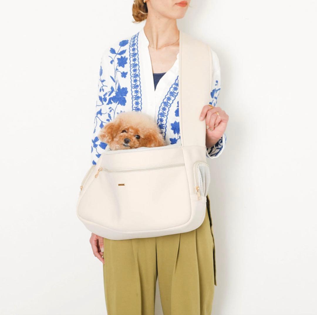 新品未使用 モンシェリ ネオプレンスリングバッグ moncheri