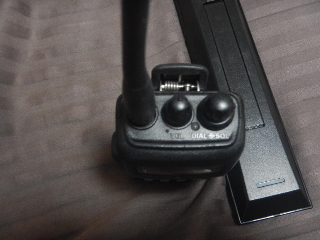 FT-60 トランシーバー