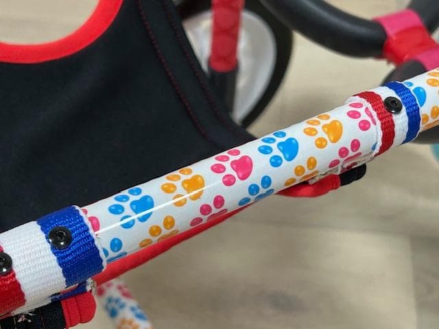 犬用車椅子、柴犬用4輪車、犬の車椅子