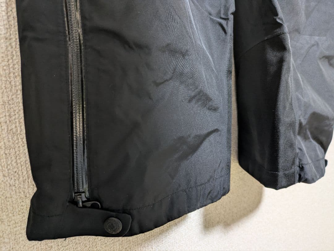 ほぼ未使用　GORE-TEX　中綿入りアルパインパンツ　メンズXL　黒　モンベル