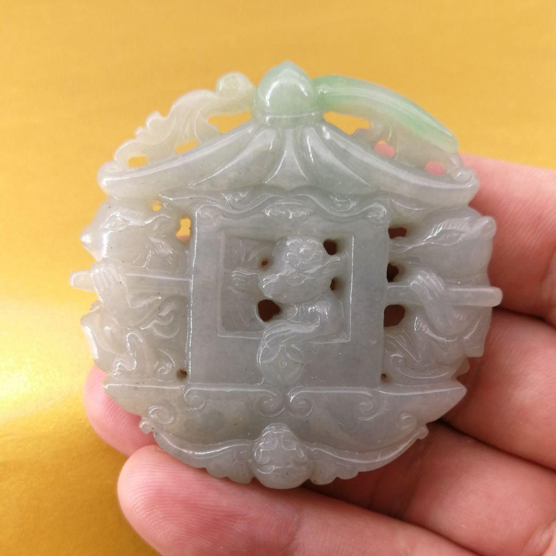 ビルマ翡翠精細彫刻「玉輿に乗る鼠お花嫁」(A貨保証)(整理番号:AJ08)