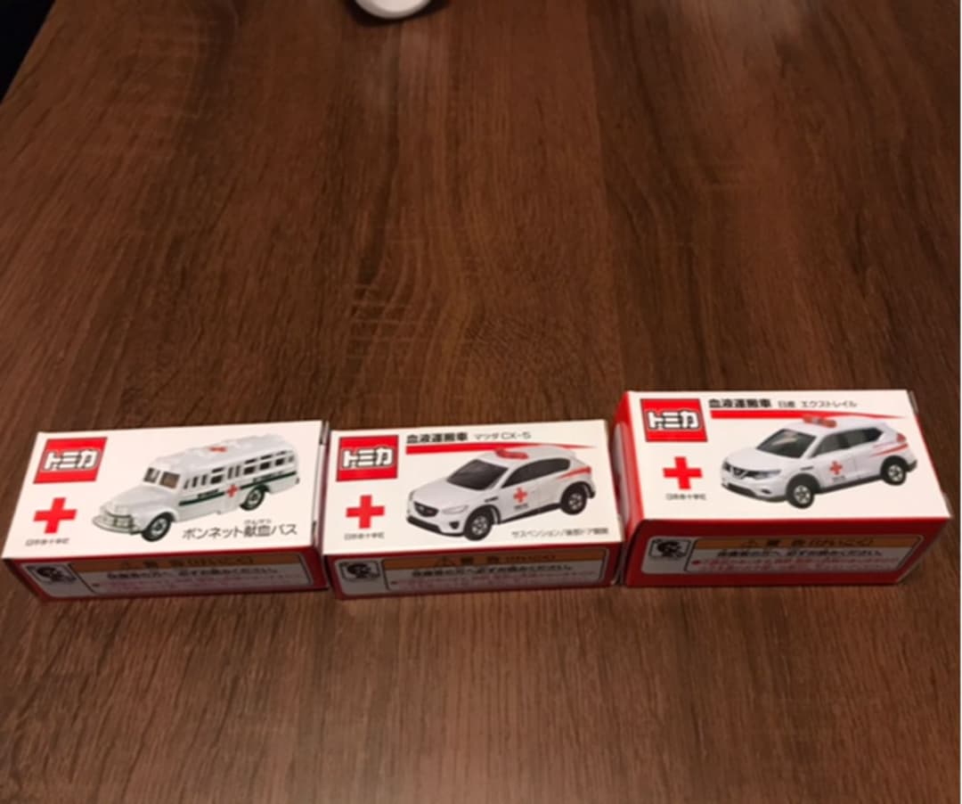 追加！ランドクルーザー　トミカ　献血　エクストレイル　CX-5