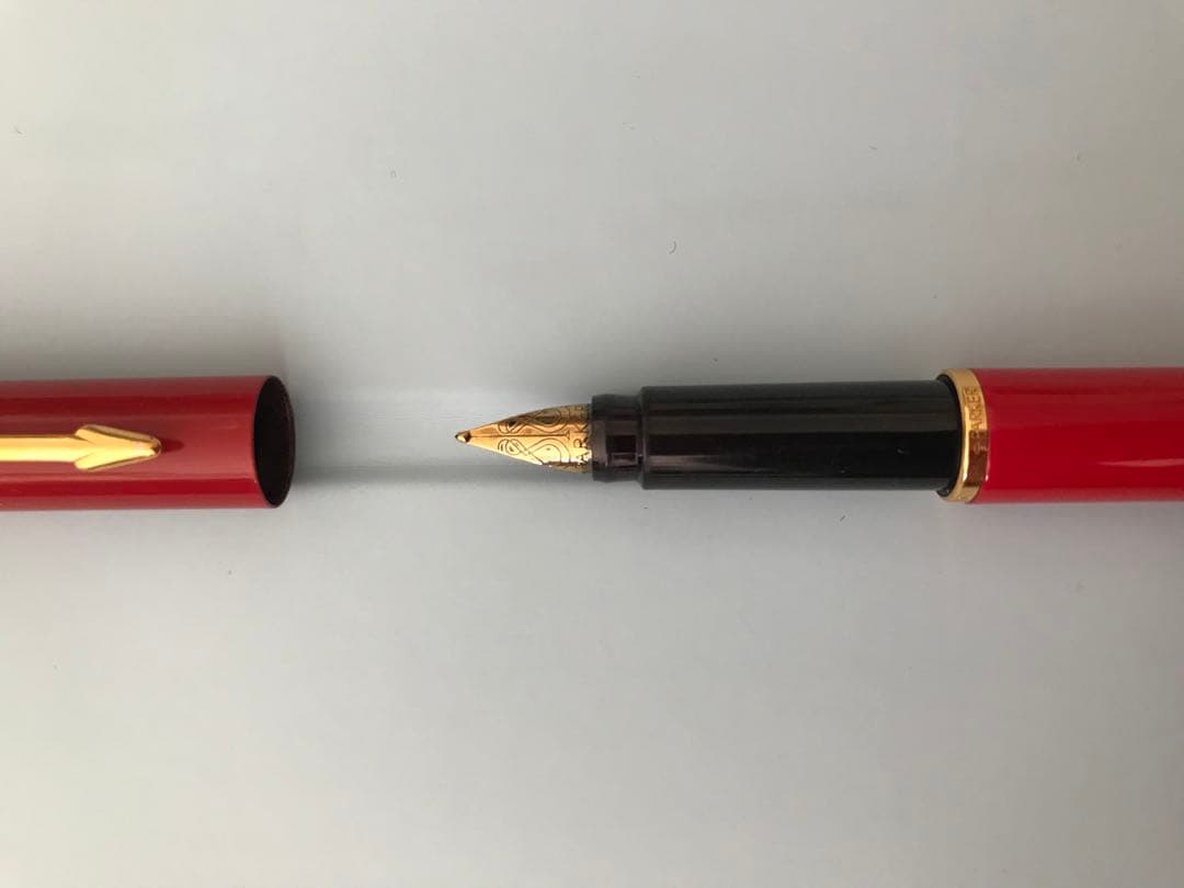 Parkerの万年筆 金色装飾付き