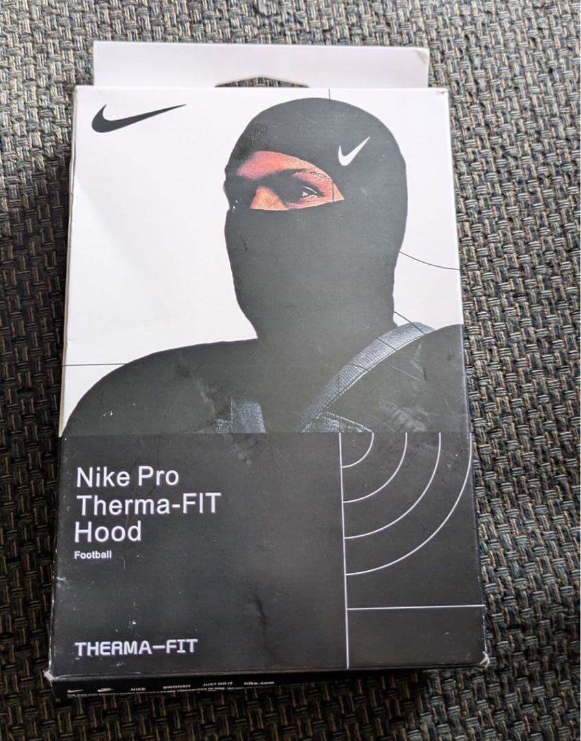 Nike Pro Therma-FIT フットボールフード／バラクラバ