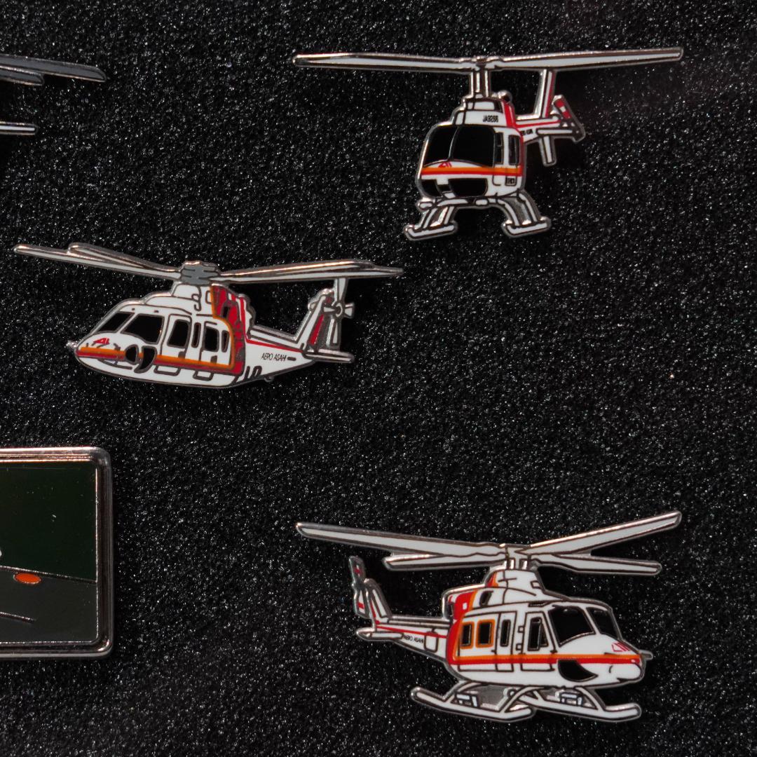 【超レア】 朝日航洋 100万飛行時間達成記念 ピンバッジ ヘリコプター 飛行機