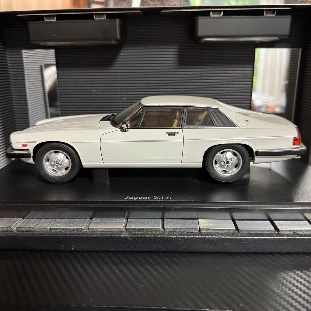 絶版未展示品 オートアート 1/18 ジャガー XJ-S ホワイト1980