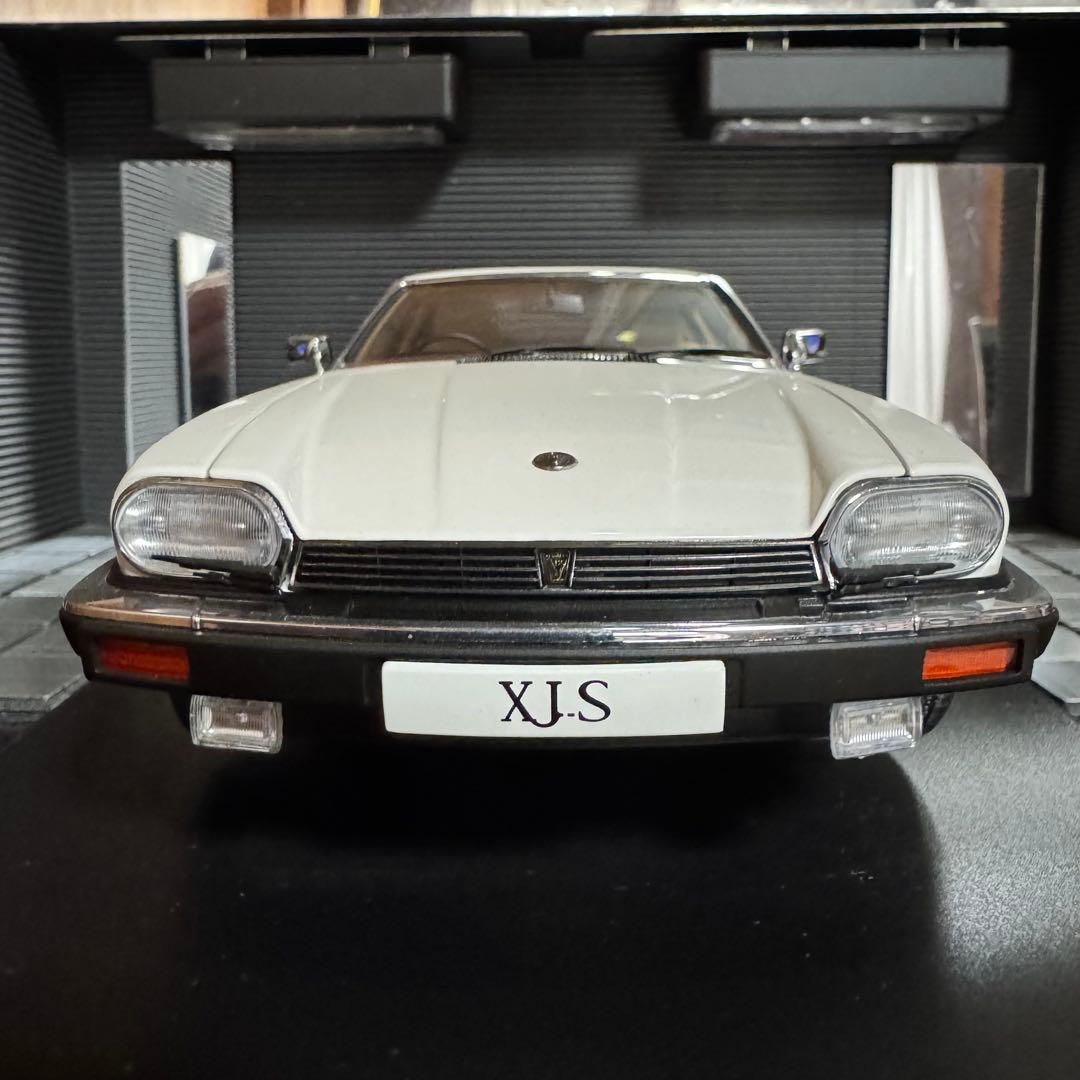 絶版未展示品 オートアート 1/18 ジャガー XJ-S ホワイト1980