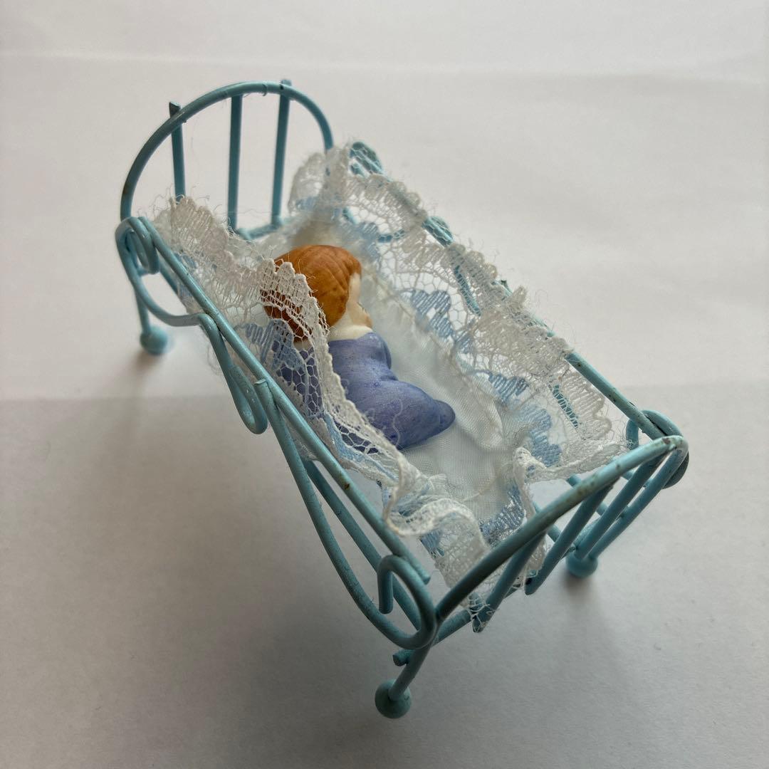 希少　赤ちゃん　置物　ねんね　ベビーベット　かわいい　アンティーク　レース