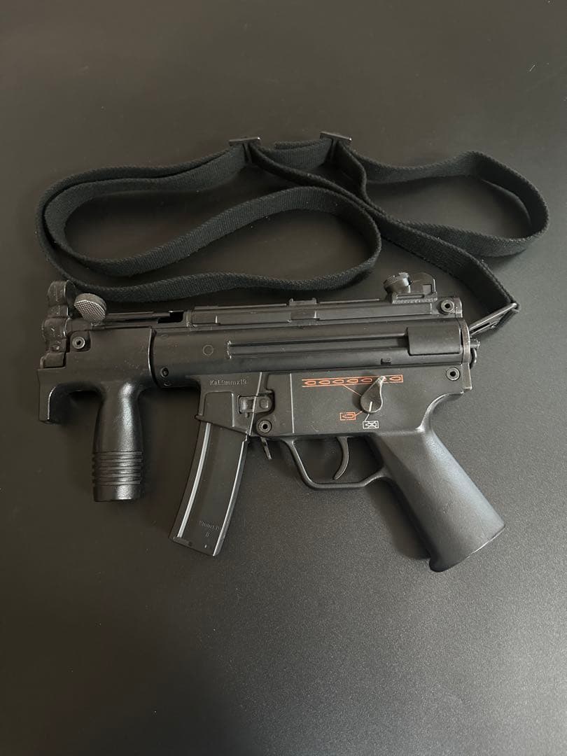 【ひー】東京マルイ HK MP5K クルツ バッテリーと充電器とスリング付