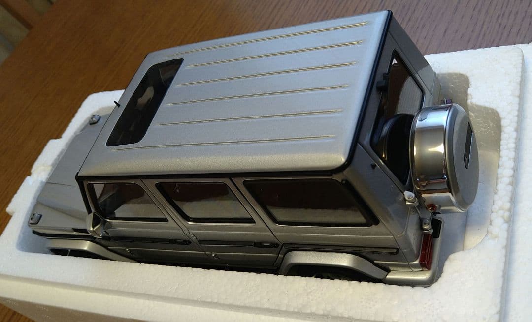 オートアート 1/18 メルセデスベンツ G55 AMG シルバー