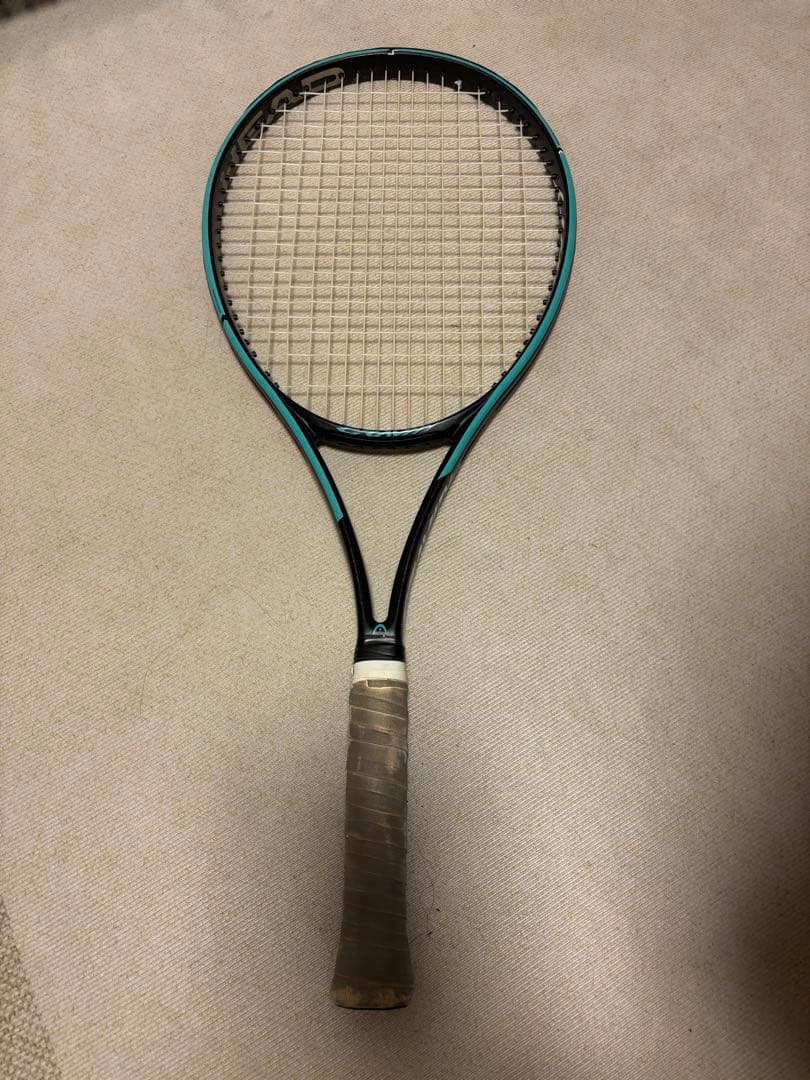 テニスラケットHEAD GRAVITY