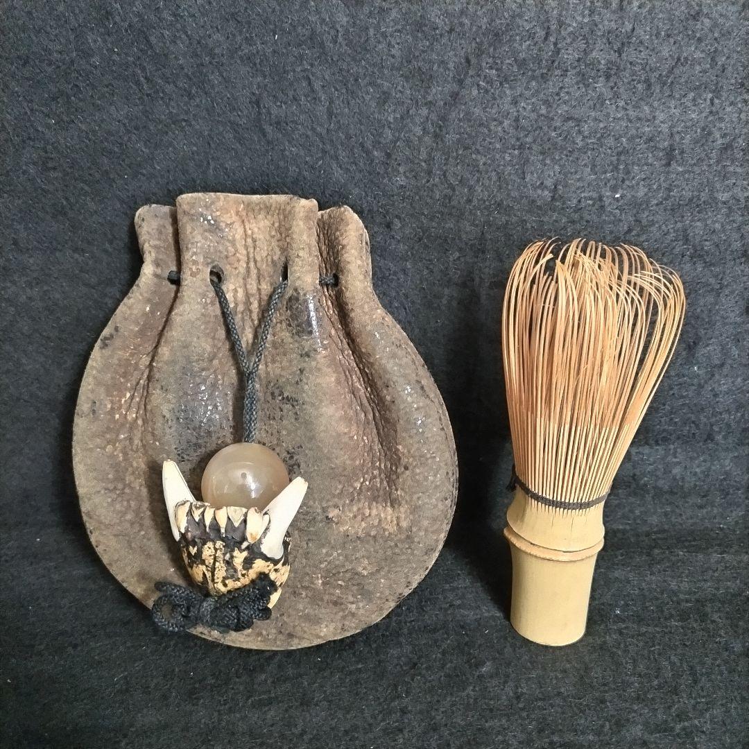 熊の牙 キバ / 根付・提げ物 骨董 時代物 翡翠 玉 水晶