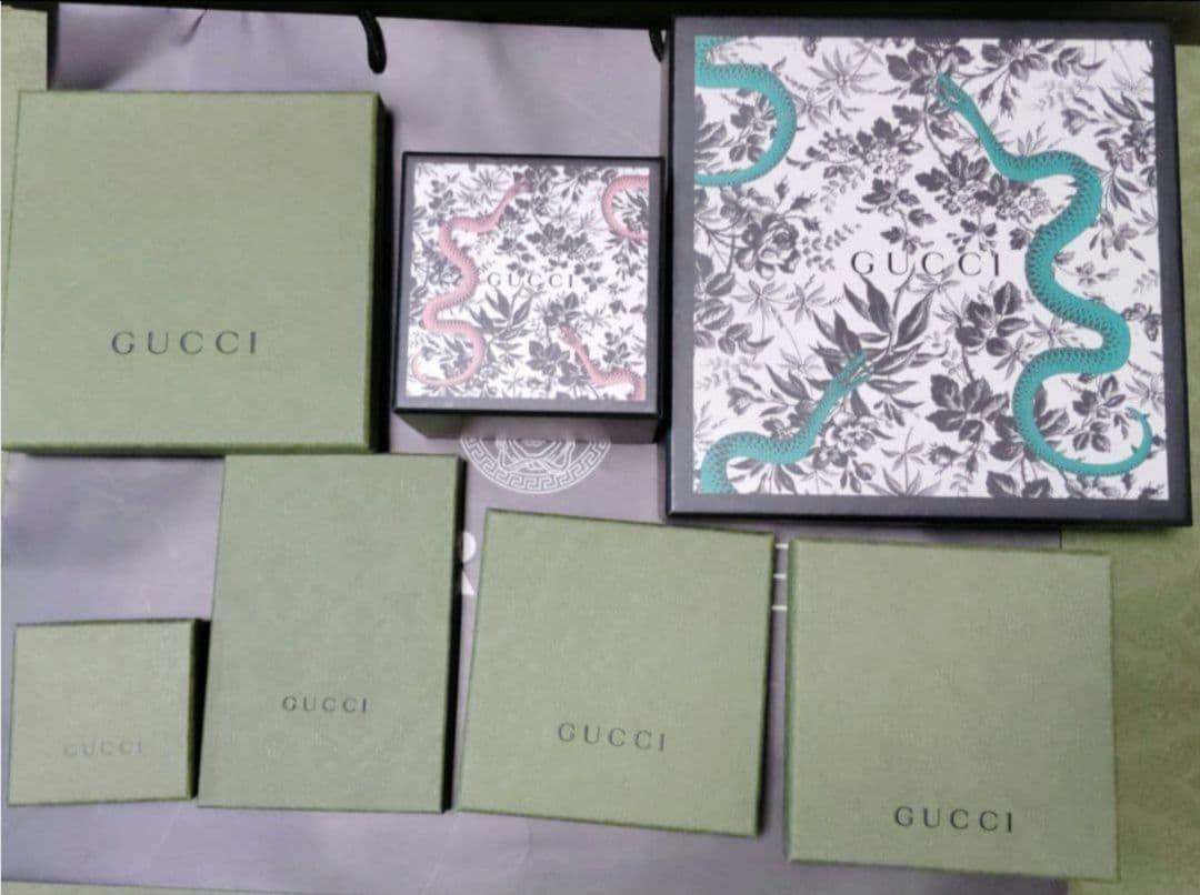 紙袋　ギフト　プレゼント　箱　box アクセサリー　グッチ　ヘビ　蛇　へび　収納