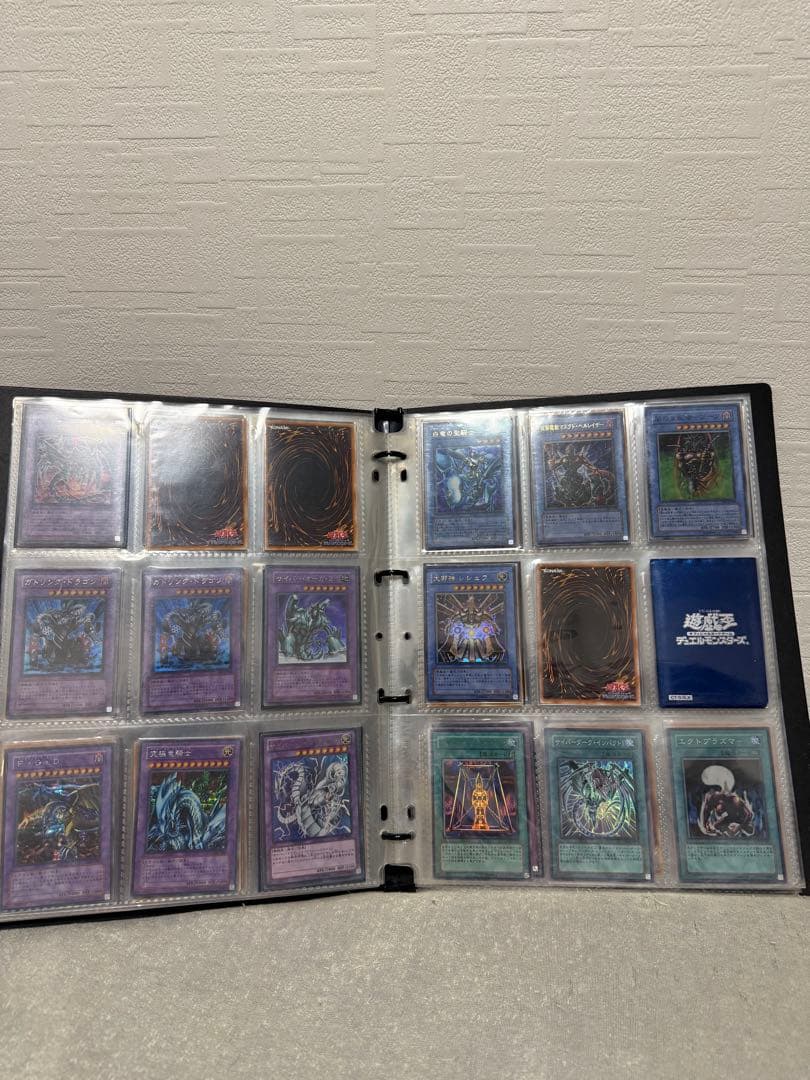 【匿名配送】遊戯王　まとめ売り　引退　ファイル　昔のカード　レトロ