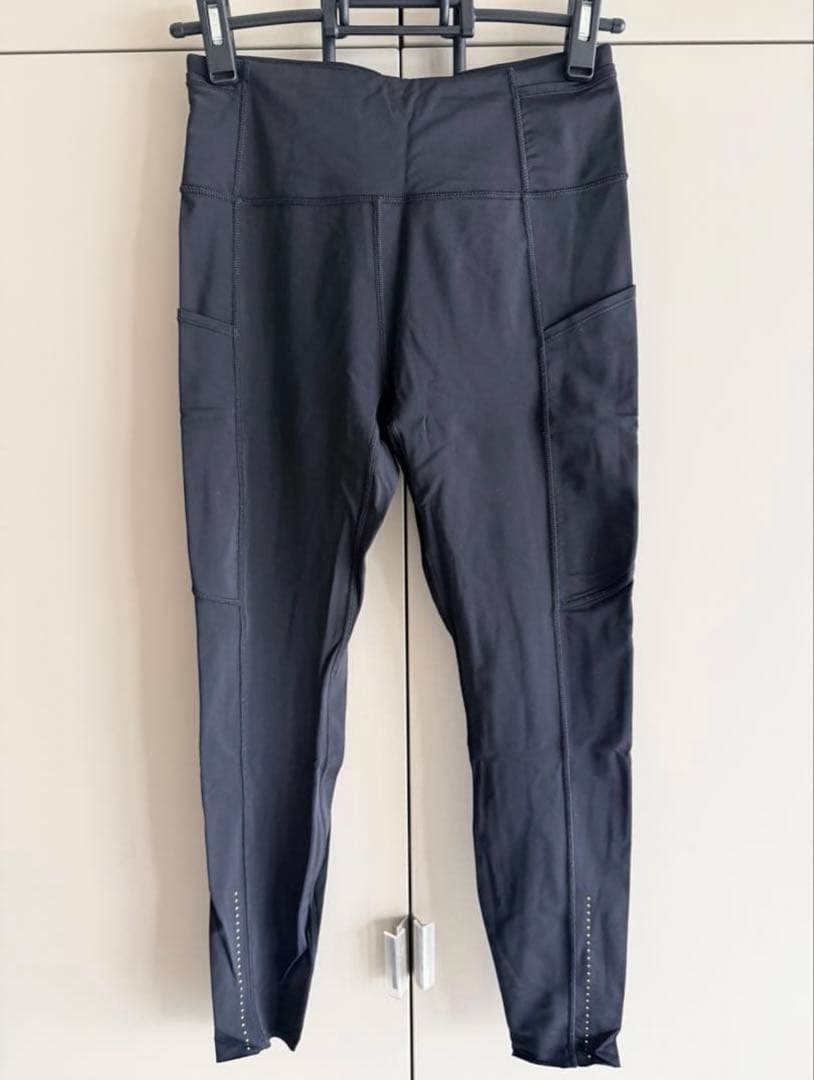 「なな　」ルルレモン　ファーストフリー トレーニング ヨガレギンス