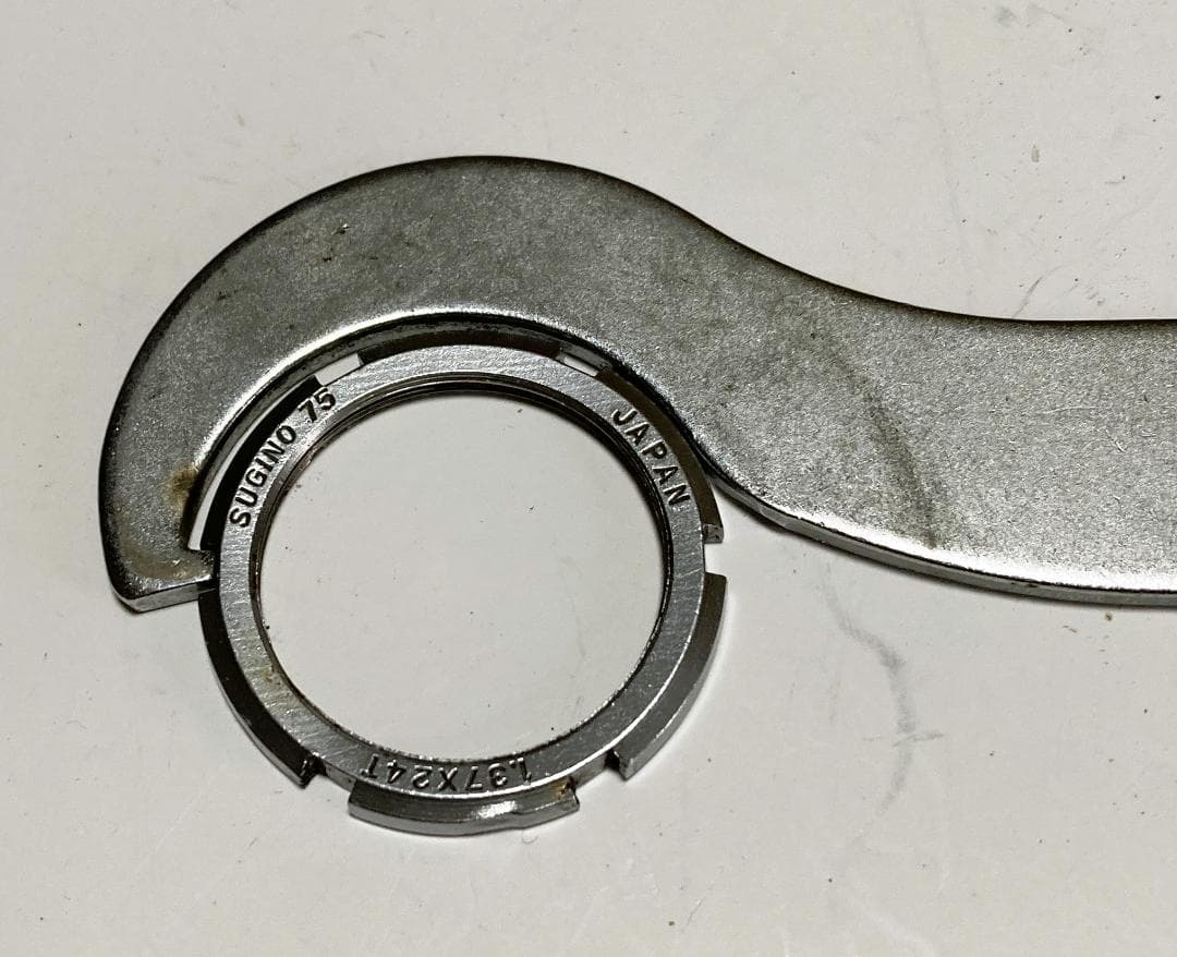 スギノ　SUGINO　ボトムブラケットハンガー小物工具　2点セット