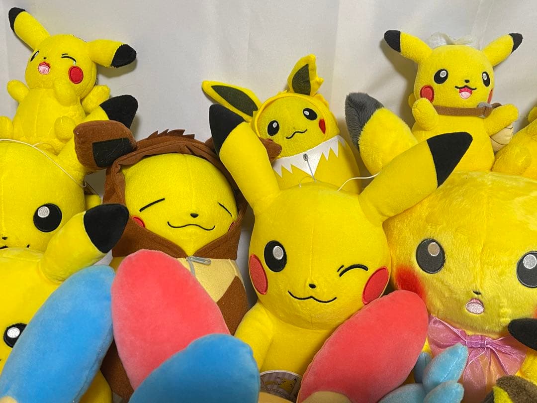 ピカチュウぬいぐるみ３０体以上まとめ売り