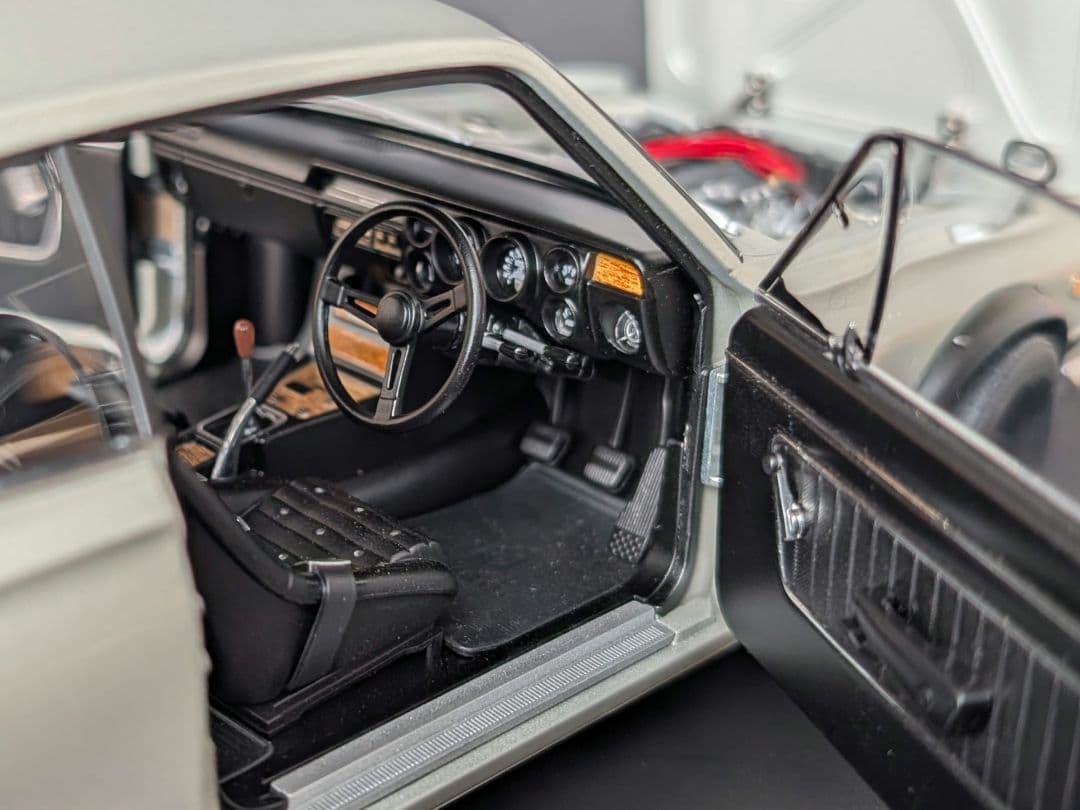 【ちっち】オートアート 1/18 GT-R KPGC10 ハコスカ