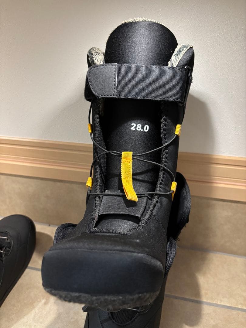 スノーボードブーツ 黒 ボアライニング