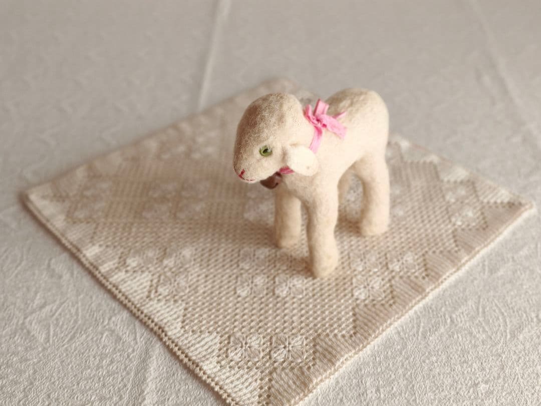 * vintage animal ❀ グリーンの瞳の 羊ちゃん