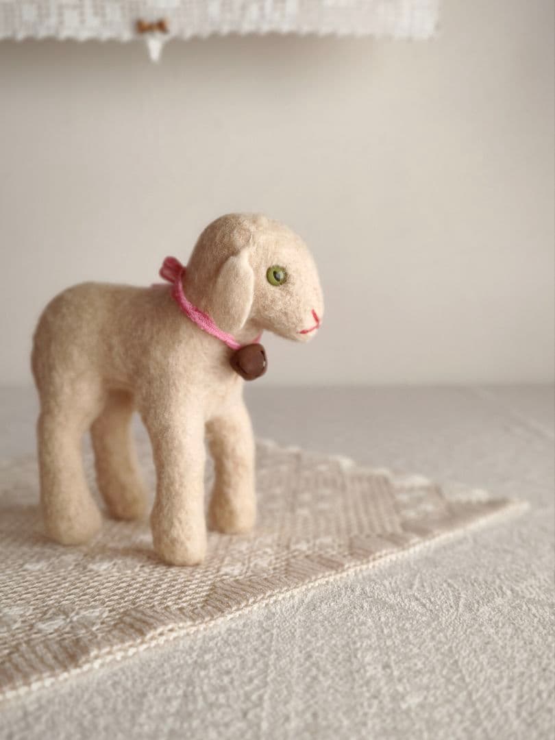 * vintage animal ❀ グリーンの瞳の 羊ちゃん