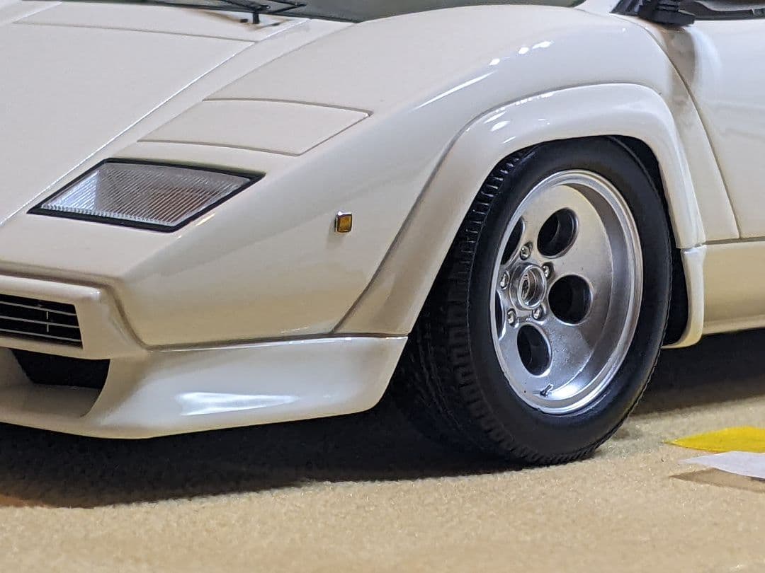 1/18 メイクアップ IDEA カウンタックLP5000S 1982