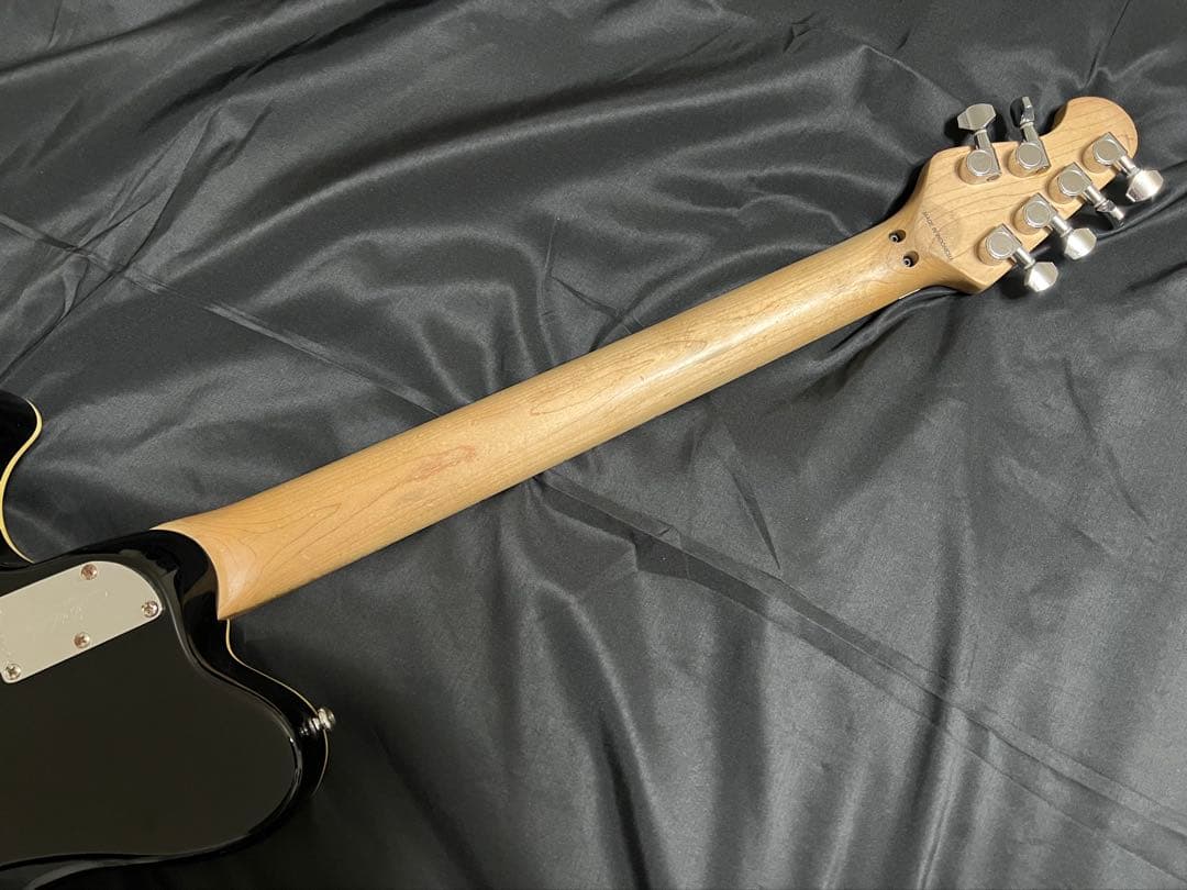 Sterling by MUSIC MAN S.U.B. AX4エレキギター