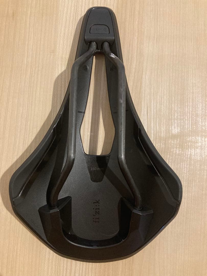 fi'zi:k argo vento R1 フィジーク アルゴ ヴェント R1