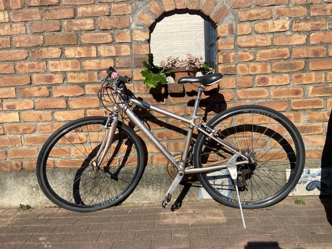 GIANT クロスバイク　エスケープr3 シャンパンゴールド