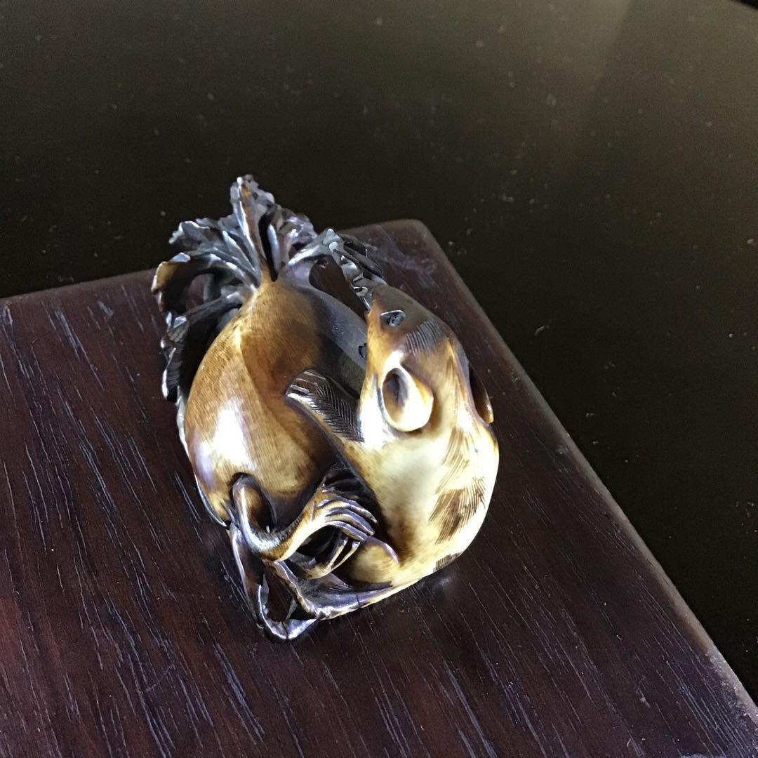 根付　大根をかじる鼠」　材質日本ホンシュウ鹿角　N14