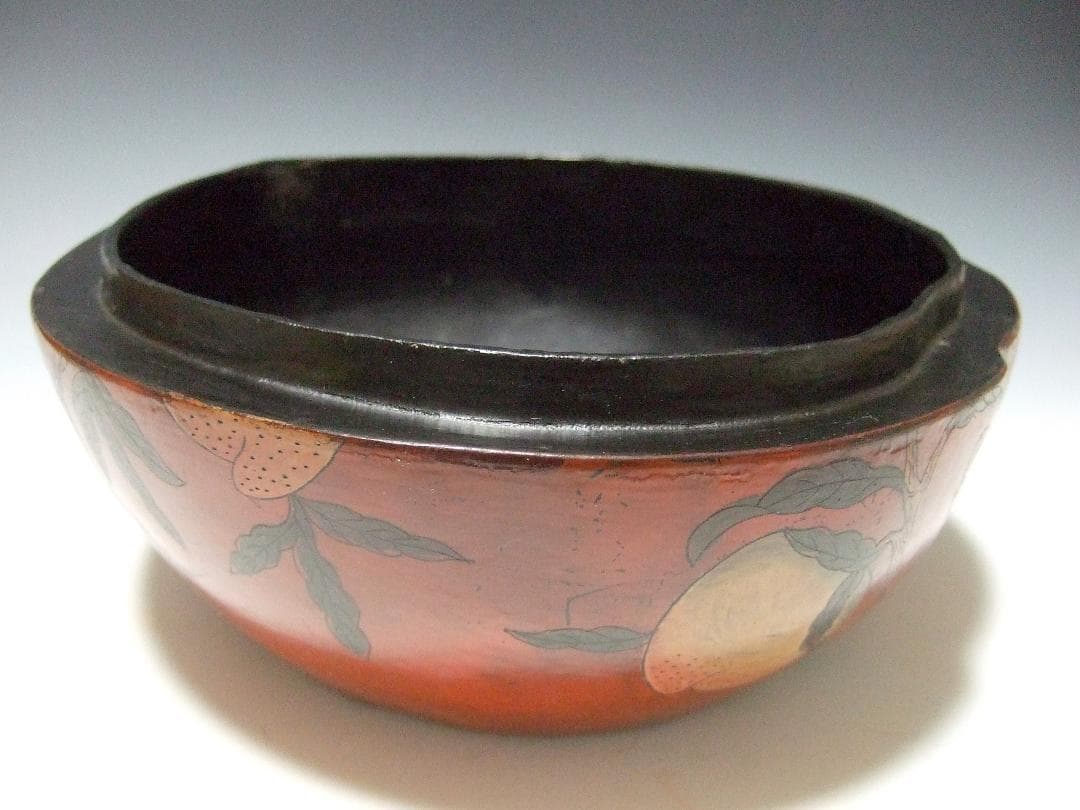 中国美術 唐物 古漆器 木胎紅漆線彫 仙桃紋 桃型盖盒