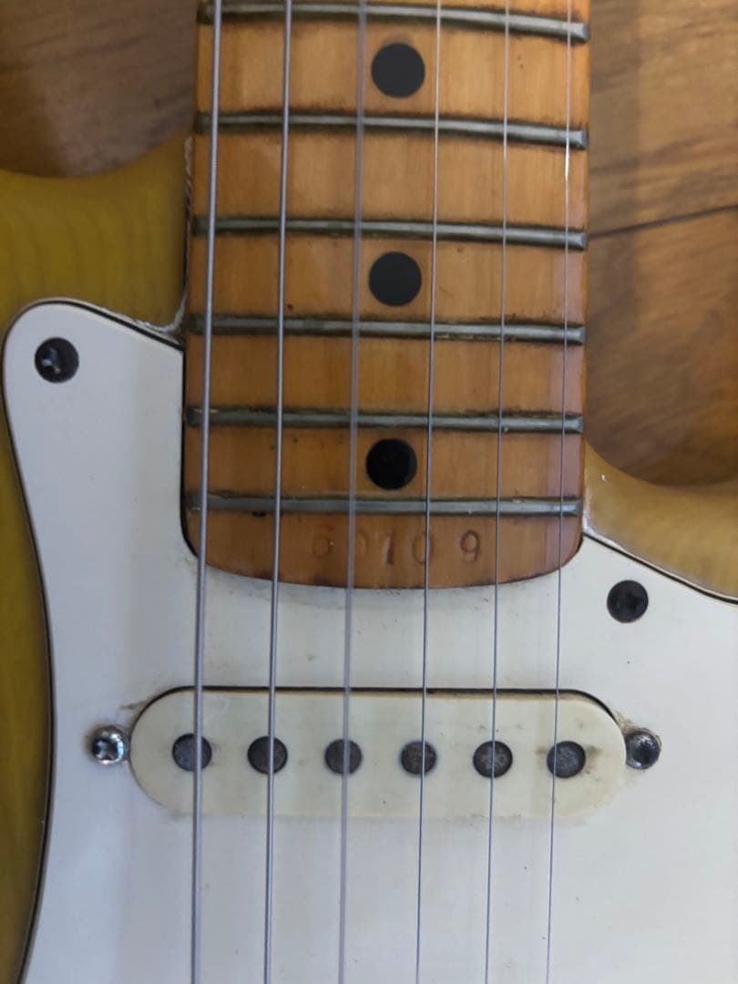 フェルナンデスバーニー初期型FSTストラトキャスター