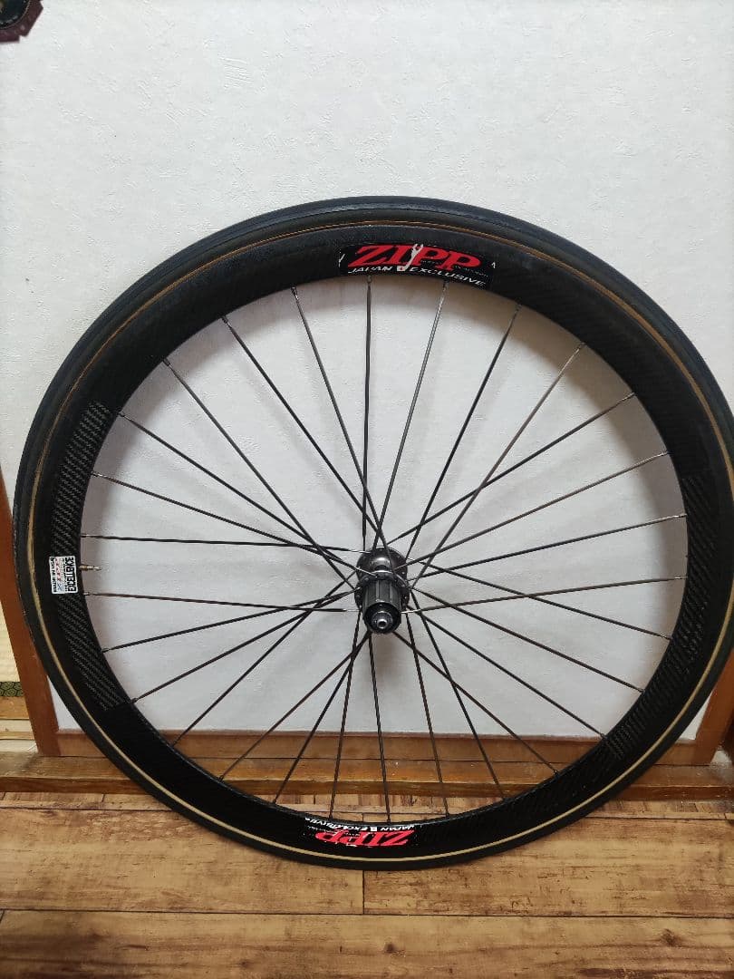 ZIPP カーボンチューブラータイヤホイール 9〜10速の超軽量 フロント&リア