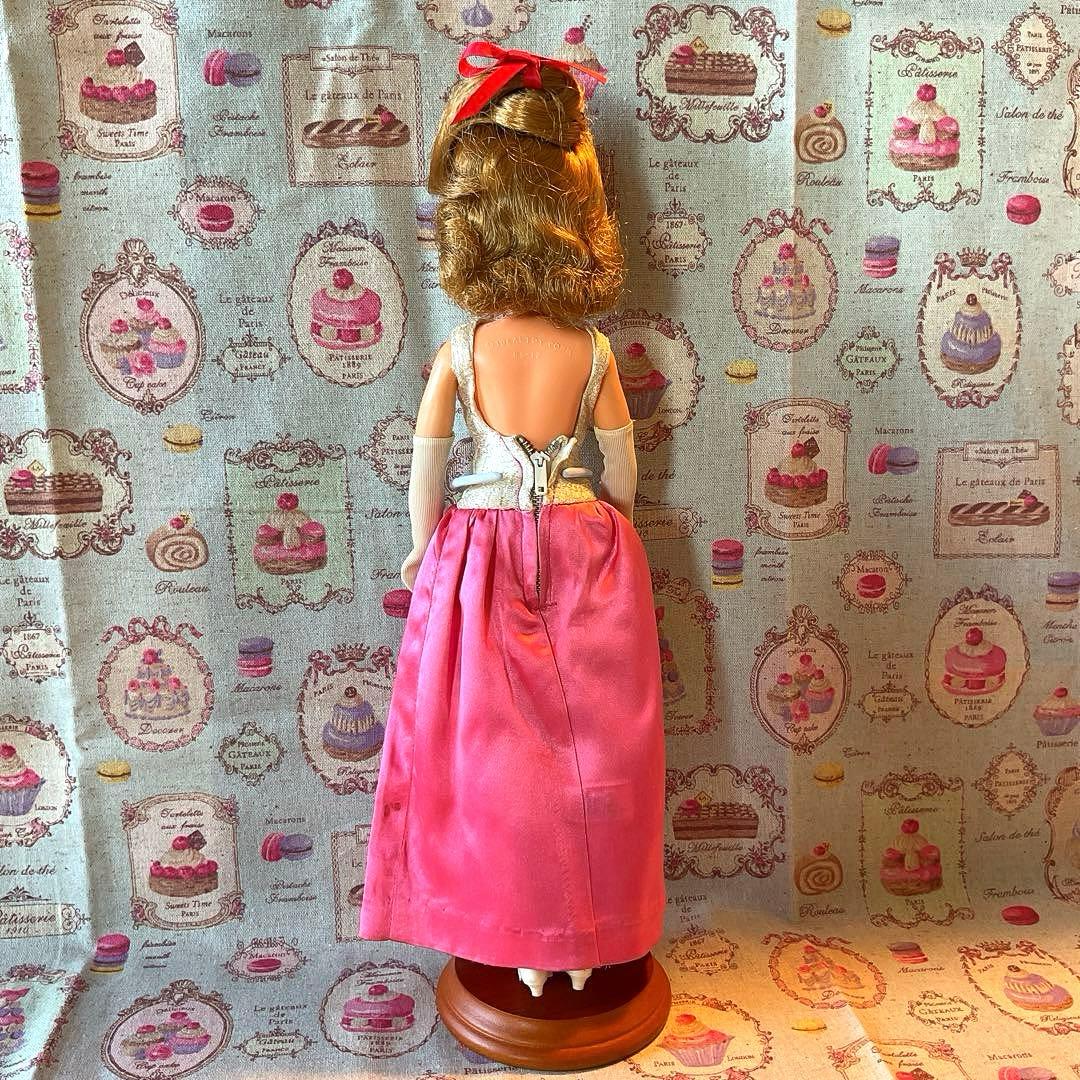 【レア】お団子ヘアのポーズンタミーちゃん(化粧箱&スタンド付き) ★ヴィンテージ